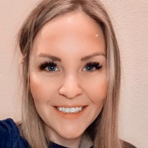 Meet your Posher, Adriann